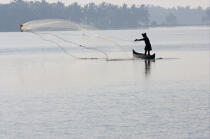 Backwaters of Kérala. © Philip Plisson / Plisson La Trinité / AA12567 - Photo Galleries - Fishing nets