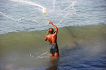 Pêcheur à Cochin. © Philip Plisson / Plisson La Trinité / AA12576 - Nos reportages photos - Cochin