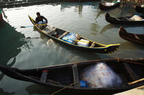 Retour de pêche à Cochin. © Philip Plisson / Plisson La Trinité / AA12593 - Nos reportages photos - Filet de pêche