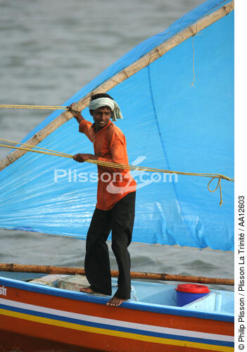 Pêche à Cochin. - © Philip Plisson / Plisson La Trinité / AA12603 - Nos reportages photos - Pêcheur