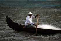 Fisherman in Cochin. © Philip Plisson / Plisson La Trinité / AA12605 - Photo Galleries - Fishing nets