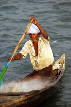 Pêcheur à Cochin. © Philip Plisson / Plisson La Trinité / AA12607 - Nos reportages photos - Cochin