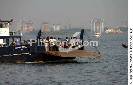 Ferry in Cochin. - © Philip Plisson / Plisson La Trinité / AA12609 - Photo Galleries - Cochin