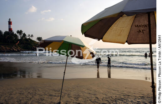 On the beach of Kovallam. - © Philip Plisson / Plisson La Trinité / AA12641 - Photo Galleries - Beach