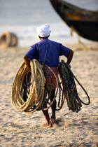 On the beach of Kovallam. © Philip Plisson / Plisson La Trinité / AA12649 - Photo Galleries - Fisherman