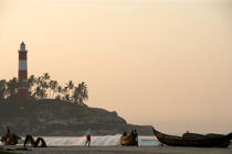 Sur la plage de Kovallam.. © Philip Plisson / Plisson La Trinité / AA12658 - Nos reportages photos - Etats [Inde]