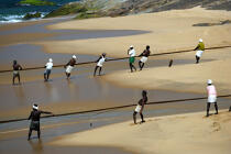 Sur la plage de Vilinjan. © Philip Plisson / Plisson La Trinité / AA12671 - Nos reportages photos - Homme