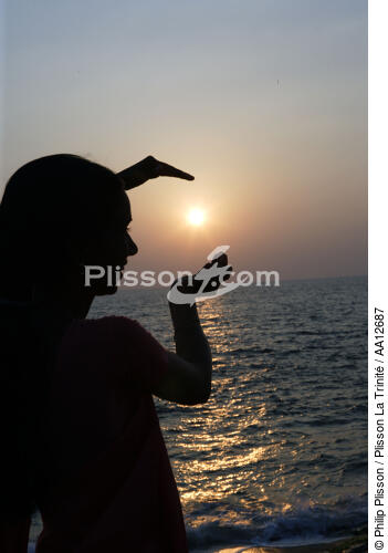 Indou à Vilinjan. - © Philip Plisson / Plisson La Trinité / AA12687 - Nos reportages photos - Coucher de soleil