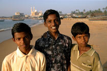 Enfants sur la plage à Vilinjam. © Philip Plisson / Plisson La Trinité / AA12701 - Nos reportages photos - Inde
