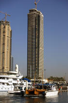 End of regatta in Dubai. © Philip Plisson / Plisson La Trinité / AA12741 - Photo Galleries - Sky-scraper