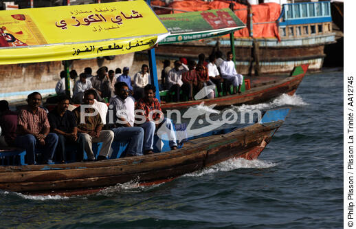Transport maritime à Dubai. - © Philip Plisson / Plisson La Trinité / AA12745 - Nos reportages photos - Bac