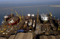 Shipyards in the port of Dubai. © Philip Plisson / Plisson La Trinité / AA12754 - Photo Galleries - Shipyards