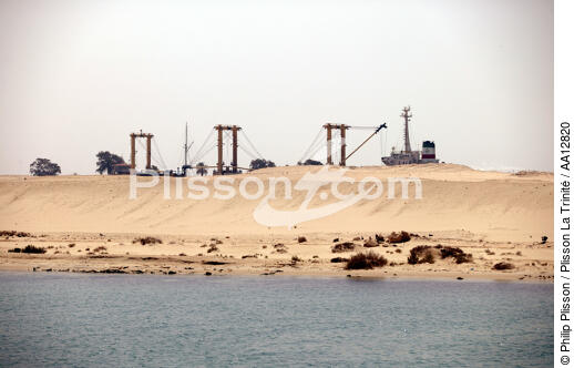 Le canal de Suez. - © Philip Plisson / Plisson La Trinité / AA12820 - Nos reportages photos - Egypte