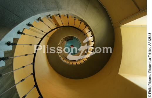 L'escalier du phare d'Alistro en Corse. - © Philip Plisson / Plisson La Trinité / AA12848 - Nos reportages photos - Phare [Corse]