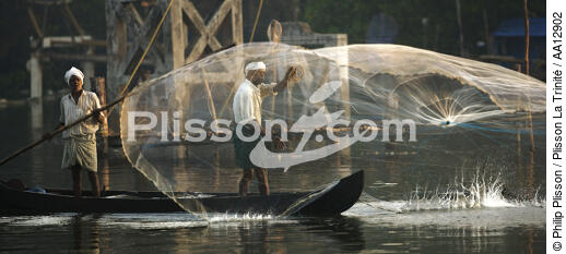 Pêche dans les Backwater. - © Philip Plisson / Plisson La Trinité / AA12902 - Nos reportages photos - Inde
