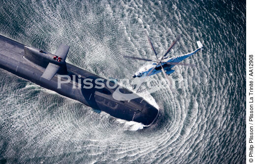 Sous-marin SNLE. - © Philip Plisson / Plisson La Trinité / AA12908 - Nos reportages photos - Hélicoptère