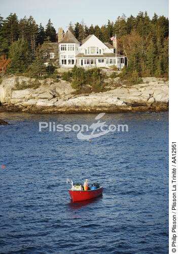 Bateau de pêche dans le Maine. - © Philip Plisson / Plisson La Trinité / AA12951 - Nos reportages photos - Canot de pêche