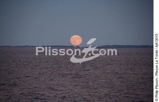 April moon - © Philip Plisson / Plisson La Trinité / AA13015 - Photo Galleries - Maine