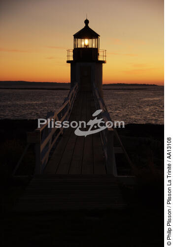 Marshall Point Light in Maine. - © Philip Plisson / Plisson La Trinité / AA13108 - Photo Galleries - Backlit