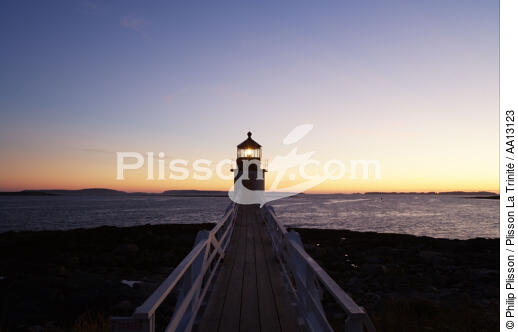 Marshall Point Light dans le Maine. - © Philip Plisson / Plisson La Trinité / AA13123 - Nos reportages photos - Contre-jour