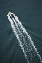 bateau dans le Maine. © Philip Plisson / Plisson La Trinité / AA13200 - Nos reportages photos - Motonautisme