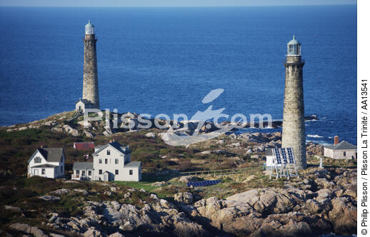 Cape Ann Twin Lighthouse in Massachusetts. - © Philip Plisson / Pêcheur d’Images / AA13541 - Photo Galleries - American Lighthouses