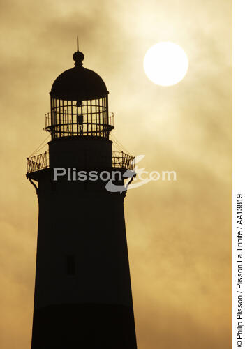 Montauk Point Light. - © Philip Plisson / Plisson La Trinité / AA13819 - Photo Galleries - Backlit
