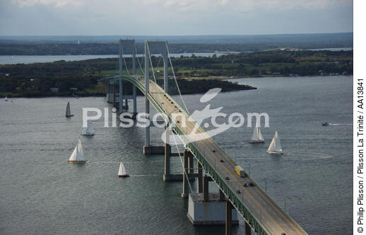 Newport dans l'état du Rhode Island. - © Philip Plisson / Plisson La Trinité / AA13841 - Nos reportages photos - Pont suspendu
