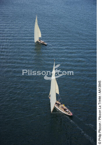 Régate de 12 mètres JI devant Newport. - © Philip Plisson / Plisson La Trinité / AA13845 - Nos reportages photos - 12 M JI
