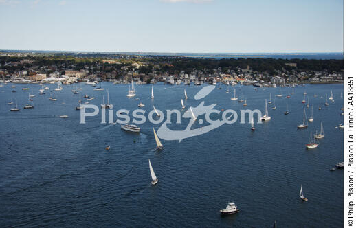 Régate de 12 mètres JI devant Newport. - © Philip Plisson / Plisson La Trinité / AA13851 - Nos reportages photos - Ville [Rhode Island]