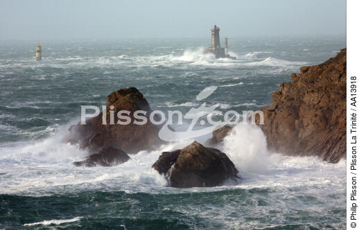 Storm on the raz de Sein. - © Philip Plisson / Plisson La Trinité / AA13918 - Photo Galleries - Finistère