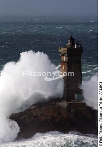 Storm in the strong current of Raz de Sein. - © Philip Plisson / Plisson La Trinité / AA13921 - Photo Galleries - Wave
