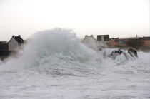 Tempête sur St Guénolé. © Philip Plisson / Plisson La Trinité / AA13934 - Nos reportages photos - Mer agitée