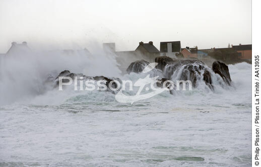 Tempête sur St Guénolé. - © Philip Plisson / Plisson La Trinité / AA13935 - Nos reportages photos - Saint-Guénolé
