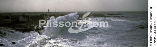 Storm on Saint Guénolé. - © Philip Plisson / Plisson La Trinité / AA13939 - Photo Galleries - Penmarc'h