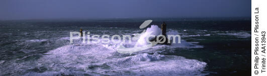 Storm on Vieille lighthouse. - © Philip Plisson / Plisson La Trinité / AA13943 - Photo Galleries - Storms
