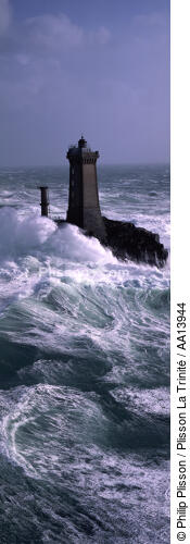 Storm on Vieille lighthouse. - © Philip Plisson / Plisson La Trinité / AA13944 - Photo Galleries - Wave