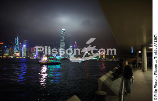 Hong-Kong by night. - © Philip Plisson / Plisson La Trinité / AA13974 - Photo Galleries - Night