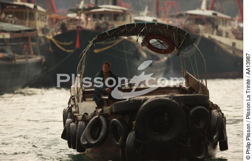 Dans le port d'Aberdeen à Hong Kong. - © Philip Plisson / Plisson La Trinité / AA13987 - Nos reportages photos - Aberdeen [Hong Kong]