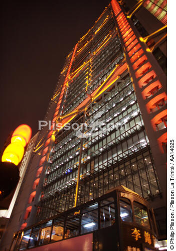 Hong Kong by night. - © Philip Plisson / Plisson La Trinité / AA14025 - Nos reportages photos - Moment de la journée
