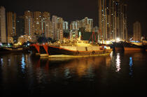 In the port of Aberdeen in Hong Kong.. © Philip Plisson / Plisson La Trinité / AA14039 - Photo Galleries - Night