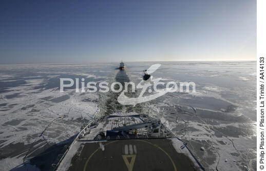 A bord d'un brise-glace en mer baltique. - © Philip Plisson / Plisson La Trinité / AA14133 - Nos reportages photos - Transport aérien
