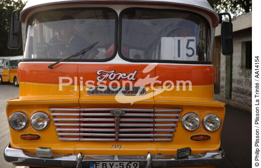 Coach in Malta. - © Philip Plisson / Plisson La Trinité / AA14154 - Photo Galleries - Road transport