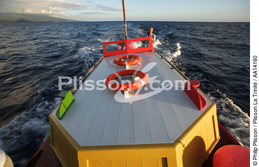 Bateau de pêche aux açores. - © Philip Plisson / Plisson La Trinité / AA14160 - Nos reportages photos - Homme