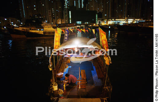 Sale of fish in HongKong. - © Philip Plisson / Plisson La Trinité / AA14165 - Photo Galleries - Hong Kong, a city of contrasts