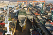 La ville portuaire de Ulsan en Corée de Sud. © Philip Plisson / Pêcheur d’Images / AA14172 - Nos reportages photos - Chantier Hyundai, le plus grand chantier maritime du monde.