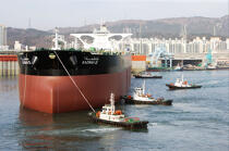 La ville portuaire de Ulsan en Corée de Sud. © Philip Plisson / Plisson La Trinité / AA14195 - Nos reportages photos - Chantier Hyundai, le plus grand chantier maritime du monde.