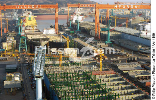La ville portuaire de Ulsan en Corée de Sud. - © Philip Plisson / Plisson La Trinité / AA14199 - Nos reportages photos - Construction navale
