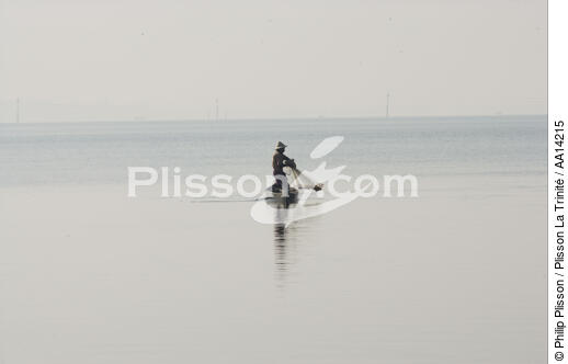 Pêche dans le Kerala, Inde. - © Philip Plisson / Plisson La Trinité / AA14215 - Nos reportages photos - Filet de pêche
