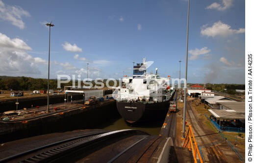Ecluse sur le Canal de Panama. - © Philip Plisson / Plisson La Trinité / AA14235 - Nos reportages photos - Site [Panama]